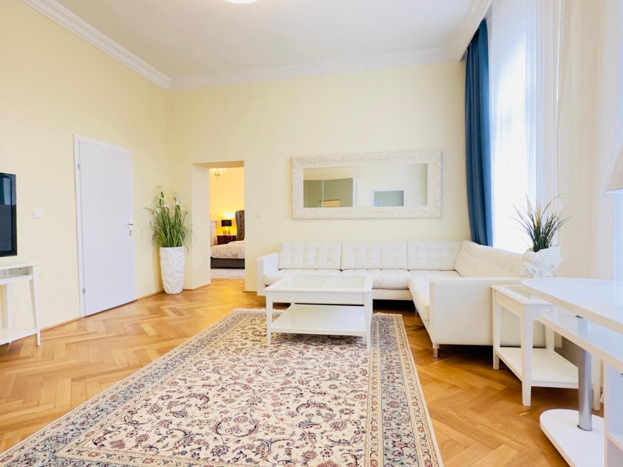 Wienerwald Residenz Баден Екстериор снимка