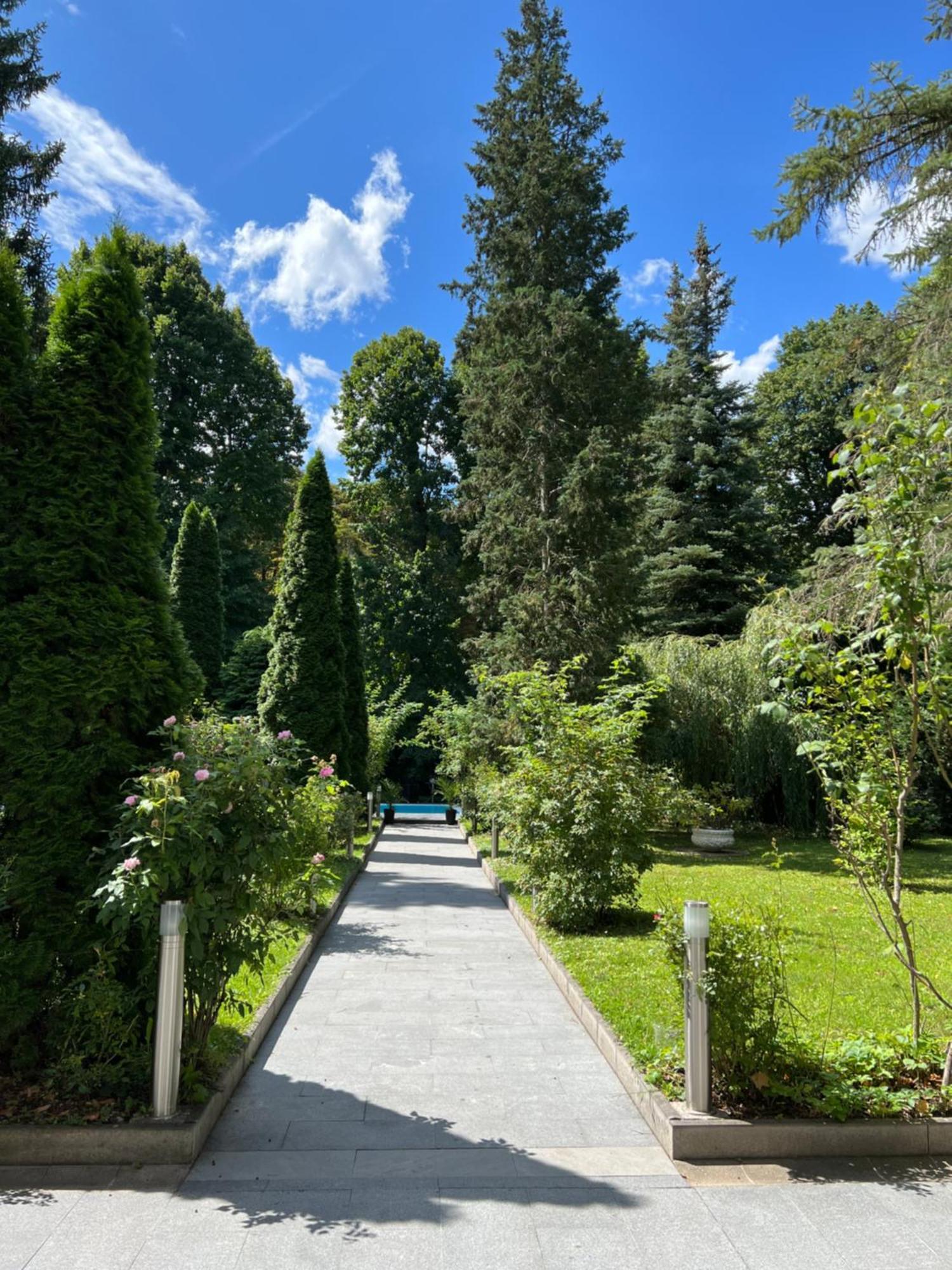 Wienerwald Residenz Баден Екстериор снимка